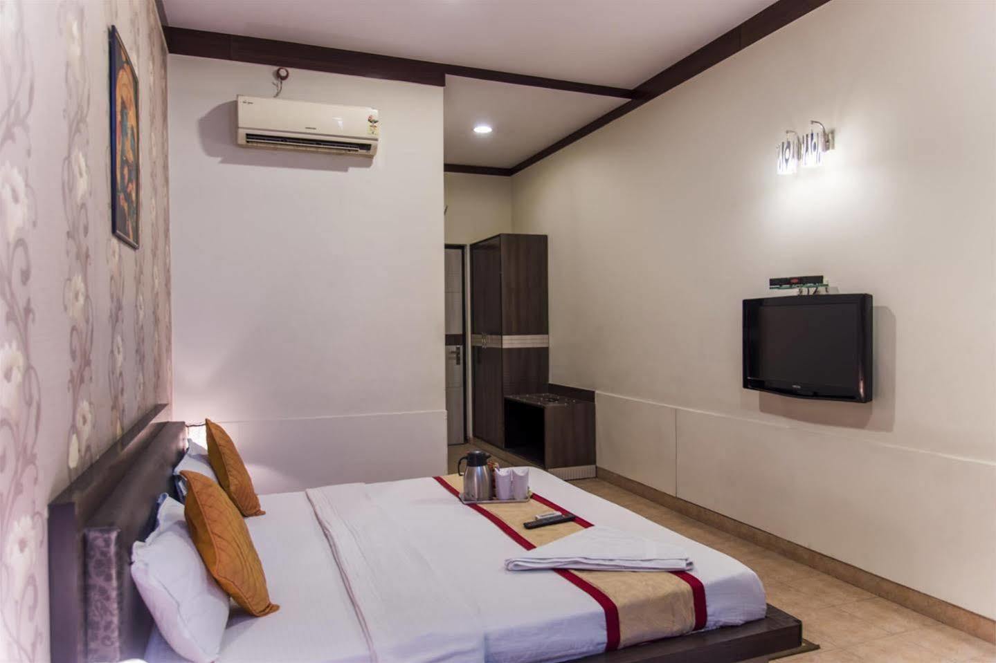 Orbit Hotel 4*